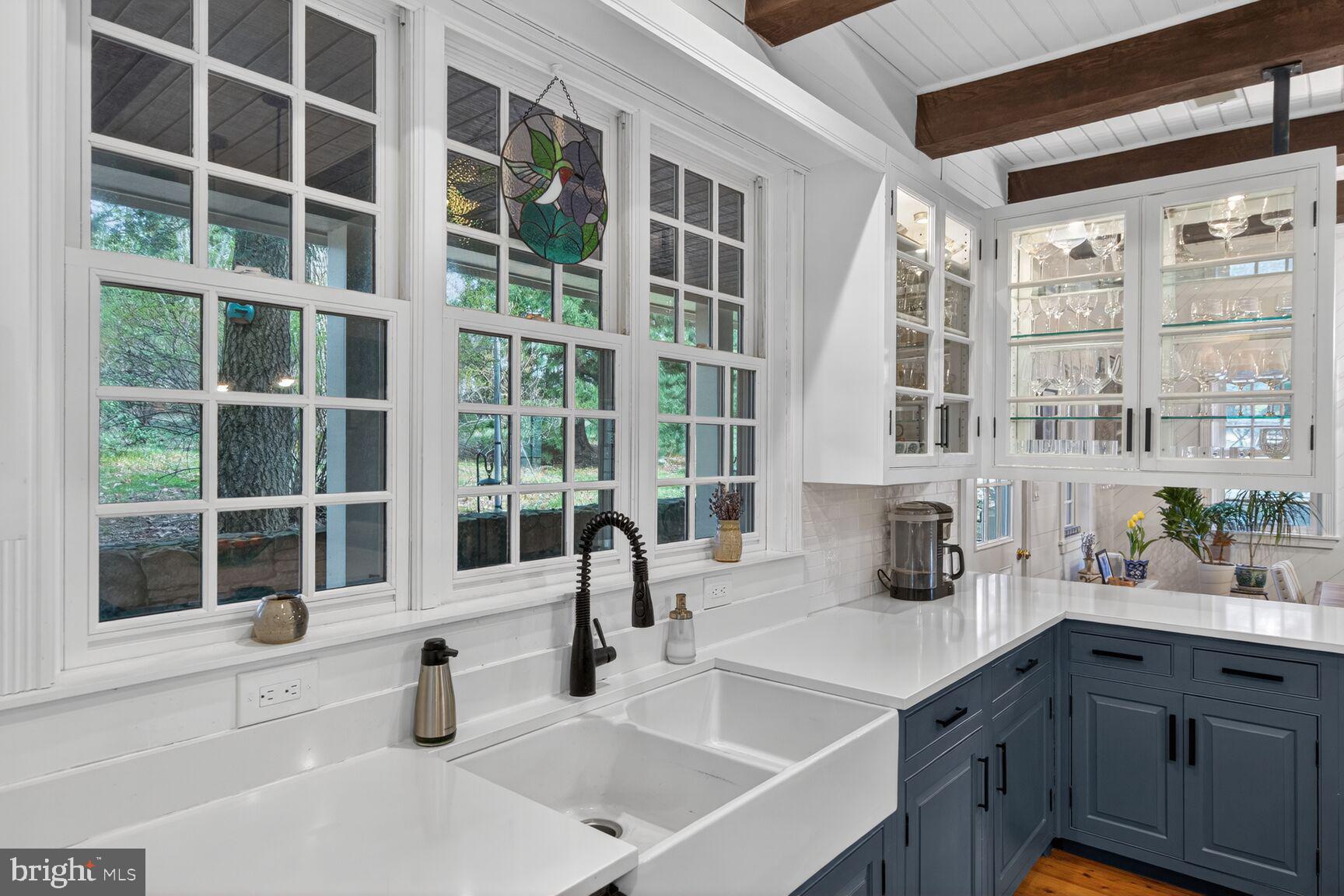 17641 Raven Rocks Road Bluemont, VA 20135 - Photo 15 of 109 Apron Front Sink (Franke by Vileroy and Boch)