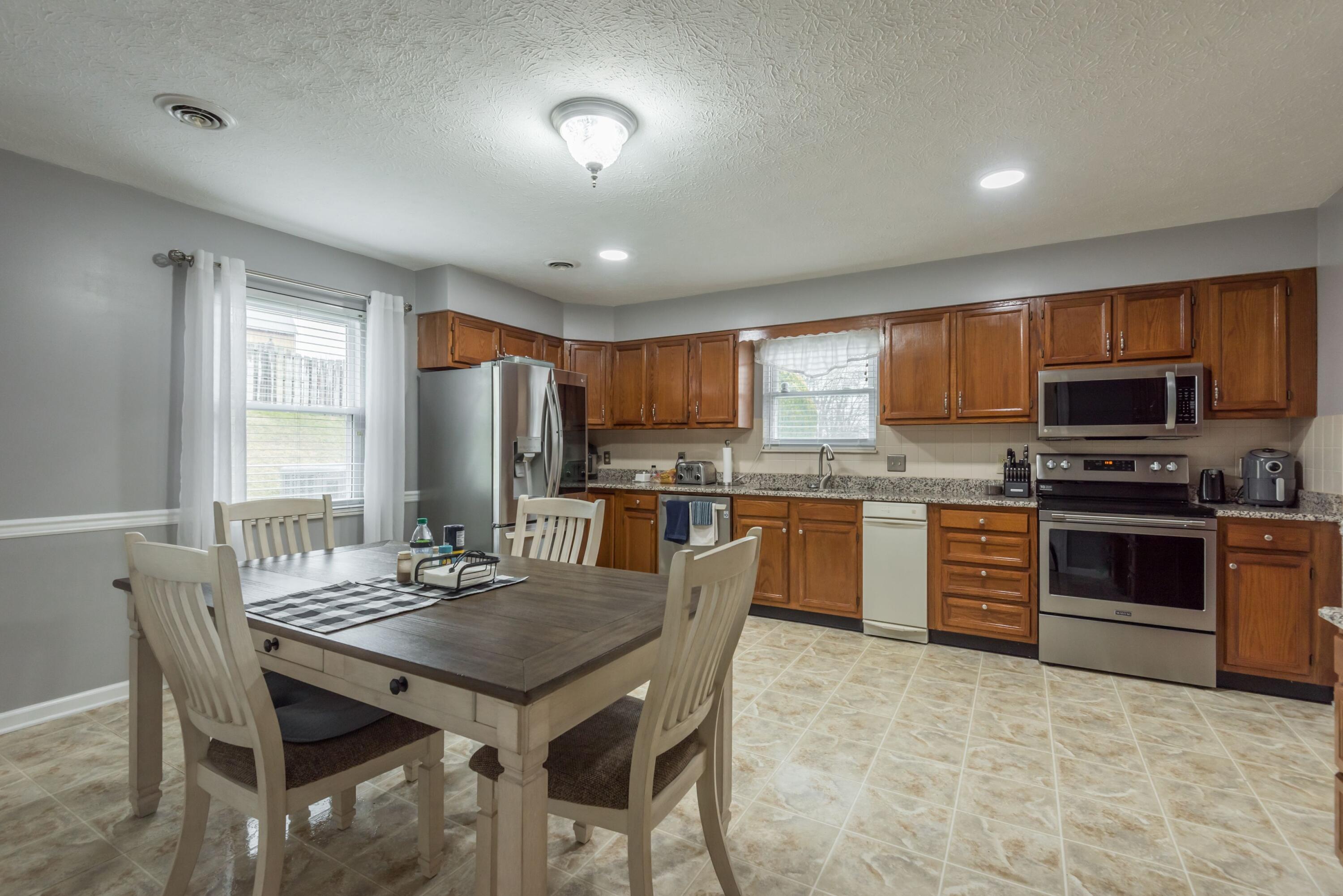 7732 Norwich Road Powell, TN 37849 - Photo 9 of 24 Norwich kitchen 3