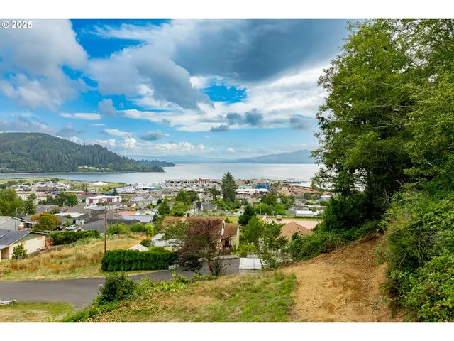 $115,000 | 4200-4300 Evergreen Avenue, Garibaldi, OR 97118