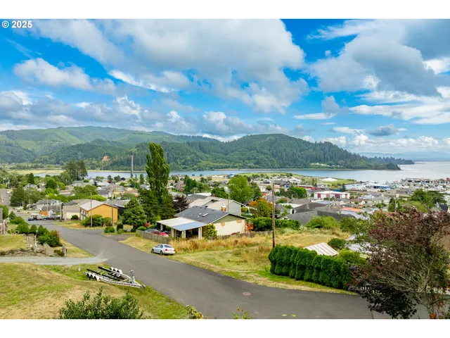 $115,000 | 4200-4300 Evergreen Avenue, Garibaldi, OR 97118