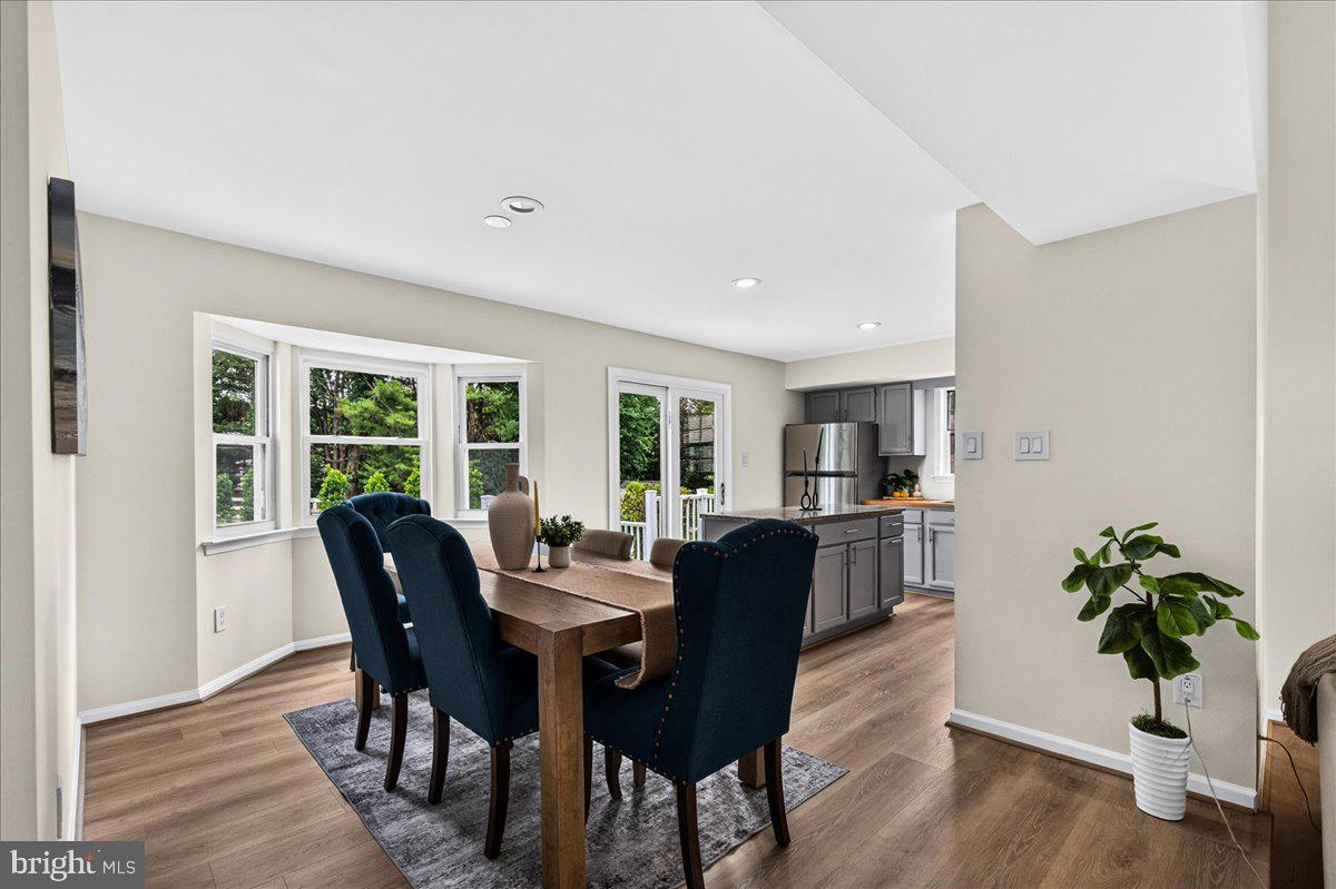11057 Bishopsgate Court Reston, VA 20194 - Photo 17 of 72 Dining Area