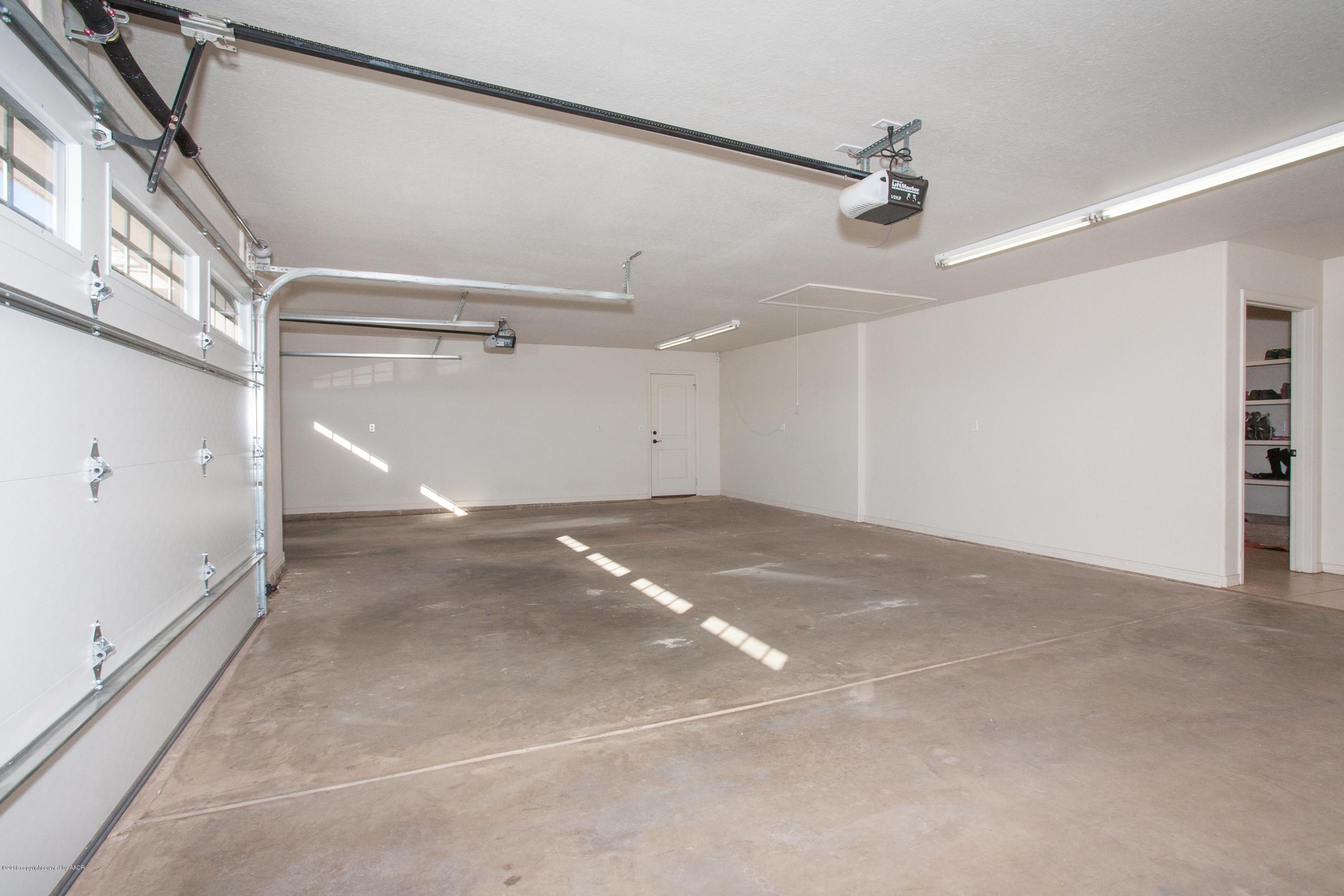 18000 Morning Star Road Bushland, TX 79124 - Photo 18 of 53 a view of a garage