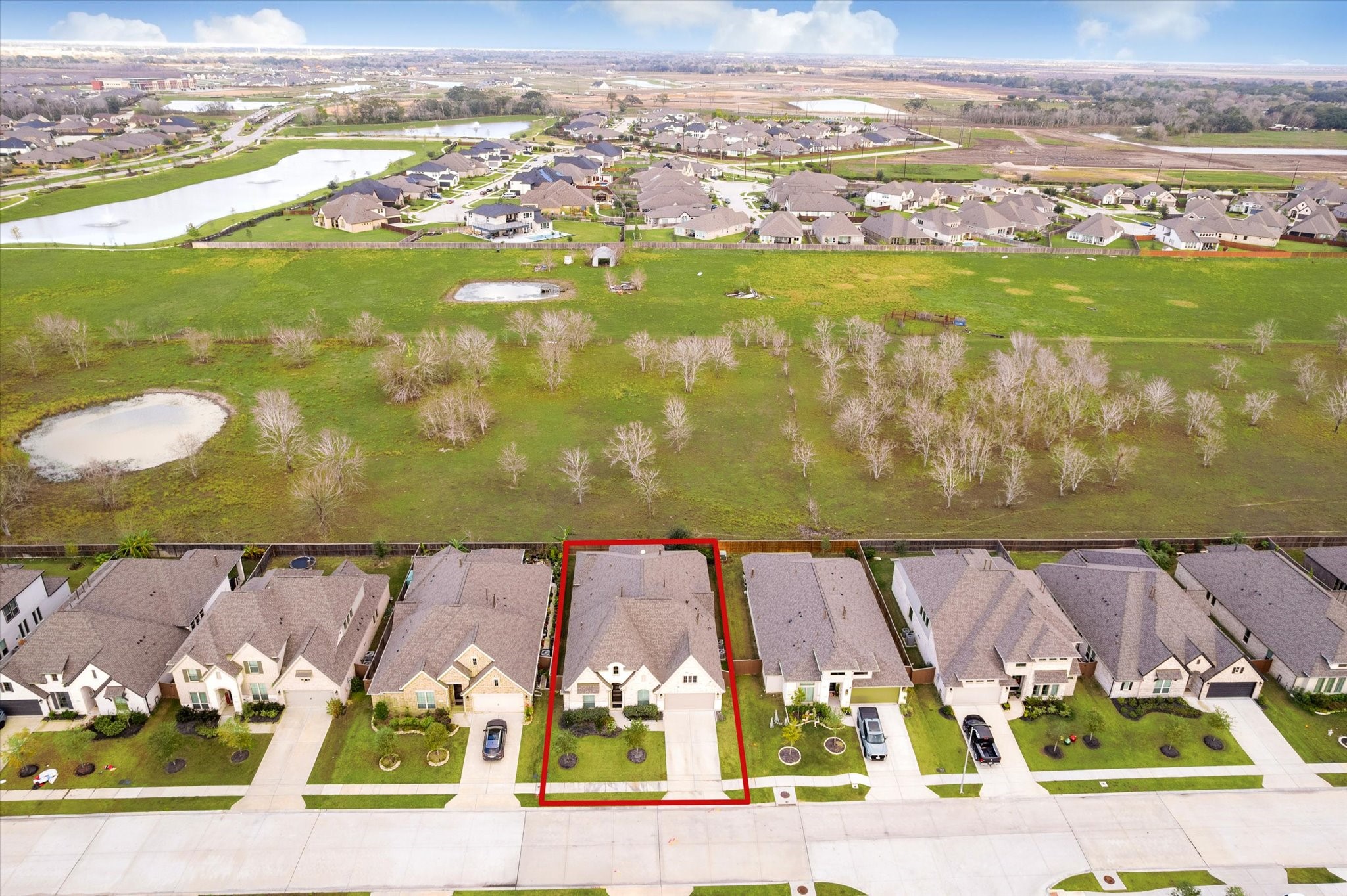 9823 Chapman Trail Manvel, TX 77578 - Photo 31 of 47 Enjoy the peace and privacy of having no back neighbors; this home backs to a green space.