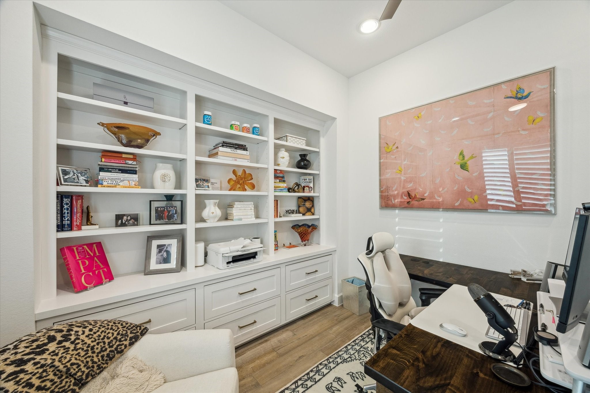 9823 Chapman Trail Manvel, TX 77578 - Photo 8 of 47 The custom built-ins offer great storage for books, display pieces, and for files.