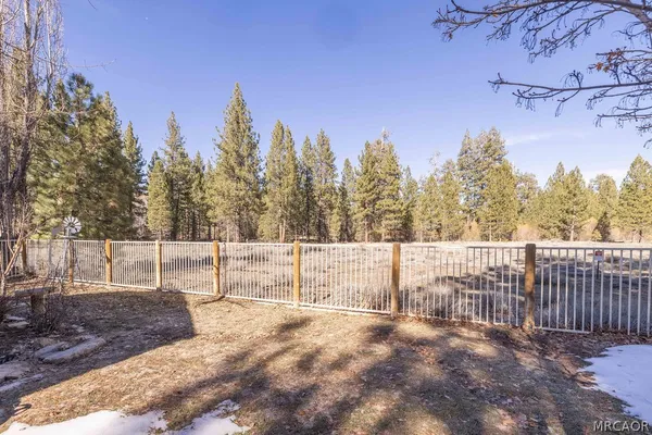 $3,200 | 189 Oriole Drive, Big Bear Lake, CA 92315