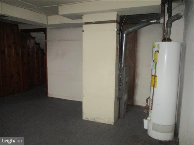 2707 Edison Highway Baltimore, MD 21213 - Photo 22 of 25 a view of closet