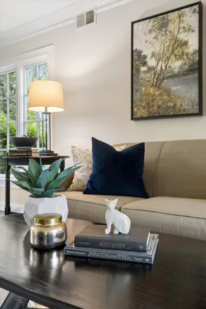 $1,049,000 | 698 Kenilworth Avenue, Glen Ellyn, IL 60137