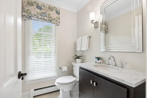 $1,049,000 | 698 Kenilworth Avenue, Glen Ellyn, IL 60137