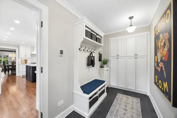 $1,049,000 | 698 Kenilworth Avenue, Glen Ellyn, IL 60137
