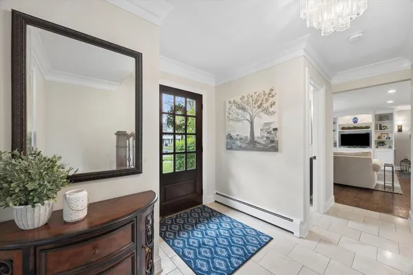 $1,049,000 | 698 Kenilworth Avenue, Glen Ellyn, IL 60137