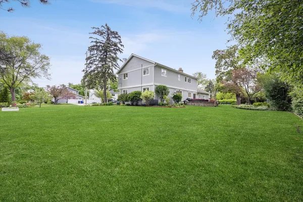$1,049,000 | 698 Kenilworth Avenue, Glen Ellyn, IL 60137