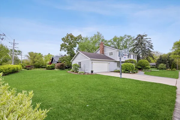 $1,049,000 | 698 Kenilworth Avenue, Glen Ellyn, IL 60137
