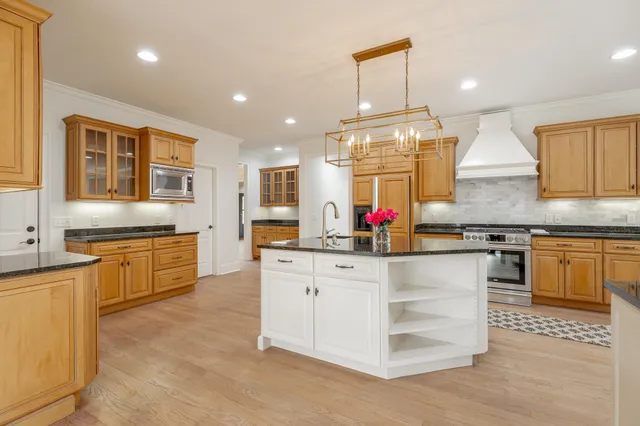 $1,395,000 | 9329 Windrose Circle, Ooltewah, TN 37363