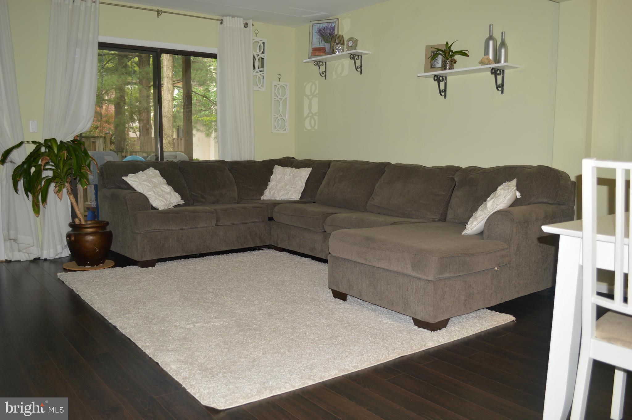 1653 Valencia Way Reston, VA 20190 - Photo 4 of 17 Living Room