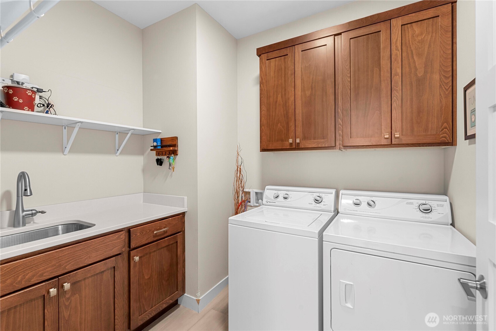 3525 Dianna Way Wenatchee, WA 98801 - Photo 12 of 28 a utility room with dryer and washer