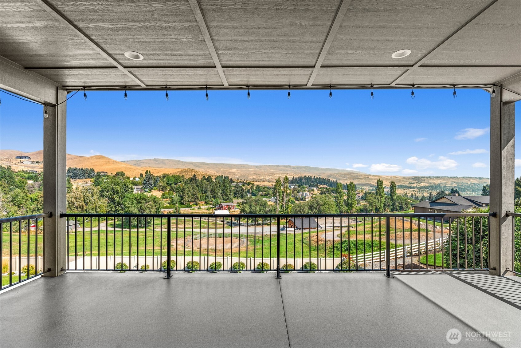 3525 Dianna Way Wenatchee, WA 98801 - Photo 19 of 28 a view of a balcony