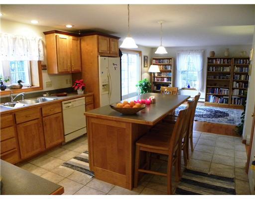 32 Vines Road Saco, ME 04072 - Photo 4 of 25 Kitchen.