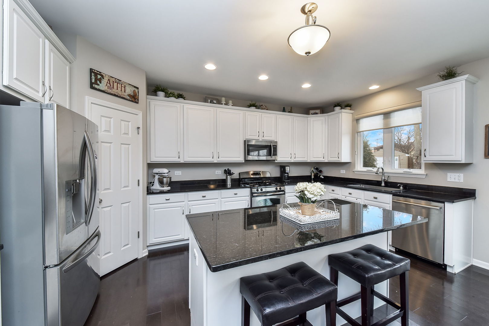 2-s548 Maple Terrace Warrenville, IL 60555 - Photo 5 of 31