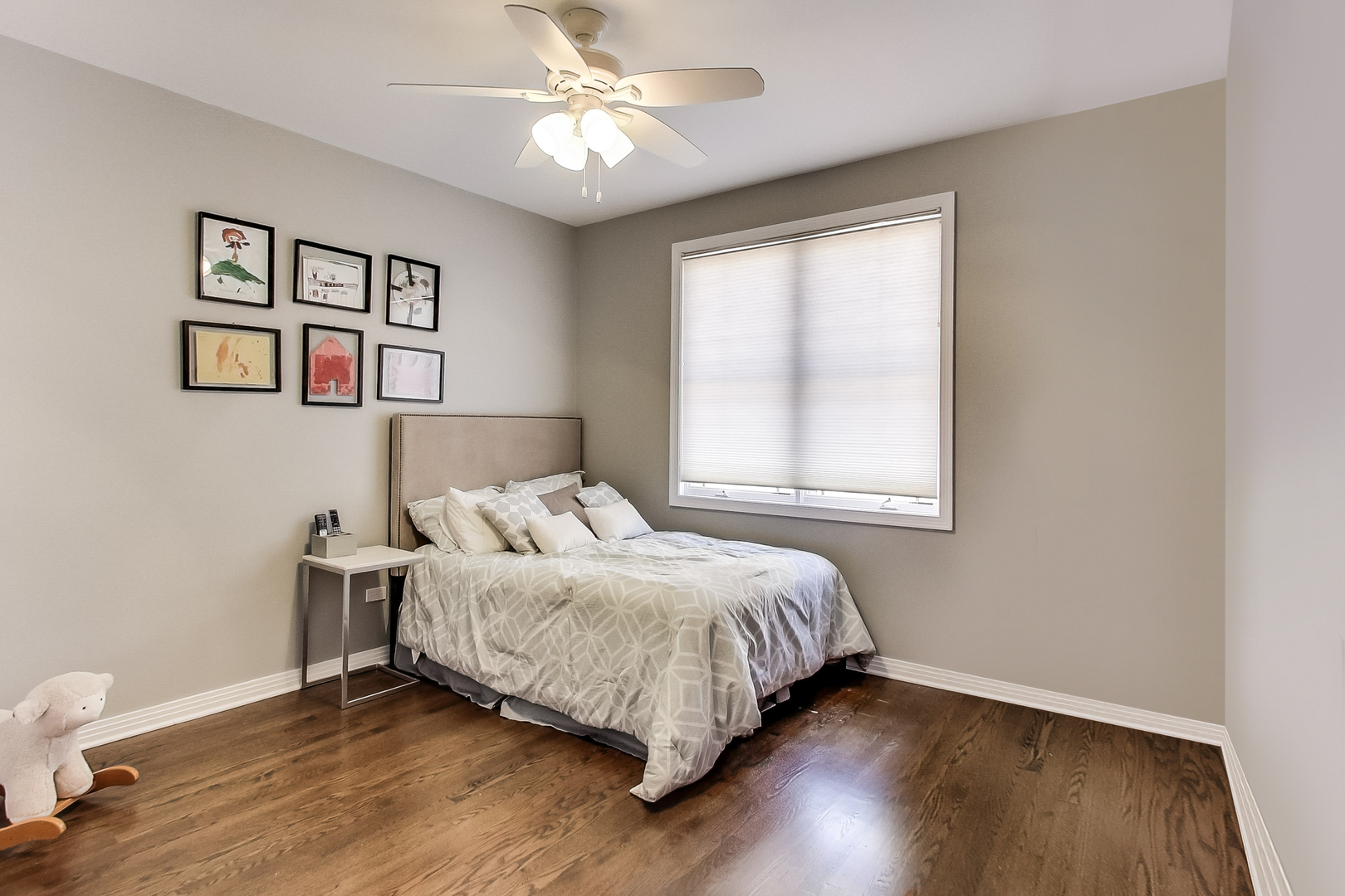 1137 West Monroe Street Chicago, IL 60607 - Photo 21 of 33 a bedroom with a bed and a window