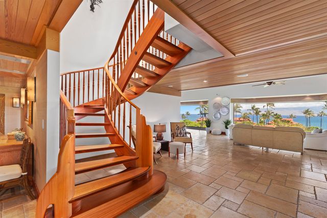 a view of entryway and hall