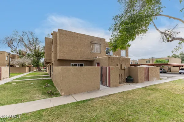 $215,000 | 4267 North 68th Lane, Phoenix, AZ 85033