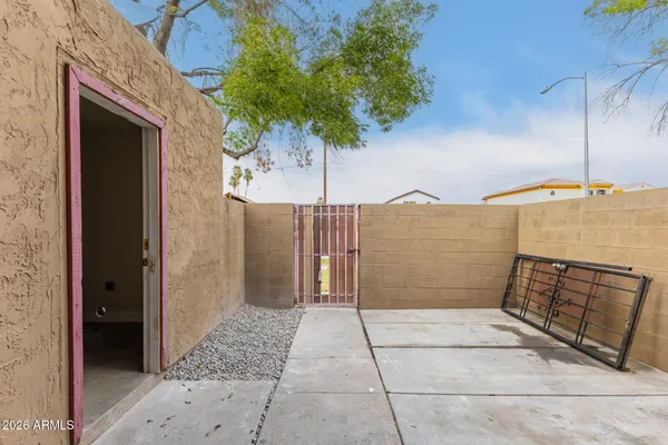 $215,000 | 4267 North 68th Lane, Phoenix, AZ 85033