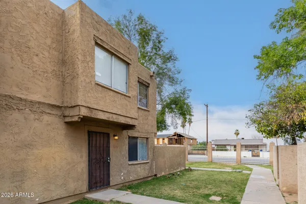 $215,000 | 4267 North 68th Lane, Phoenix, AZ 85033