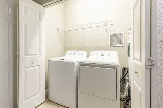 an empty room with a empty space