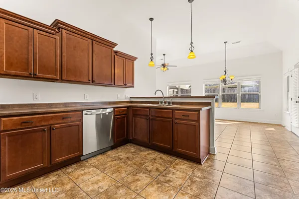 $389,900 | 3482 Lindsey Lane, Southaven, MS 38672
