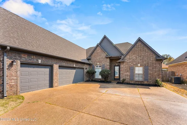 $389,900 | 3482 Lindsey Lane, Southaven, MS 38672