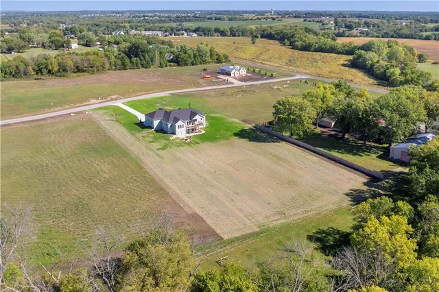 $1,300,000 | 16667 Orchard Road, Basehor, KS 66007