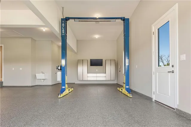 $1,300,000 | 16667 Orchard Road, Basehor, KS 66007