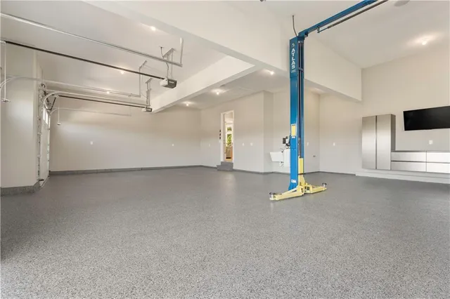 $1,300,000 | 16667 Orchard Road, Basehor, KS 66007