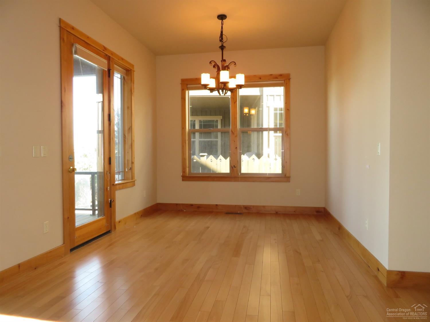 949 Southwest Vantage Point Way Bend, OR 97702 - Photo 9 of 25 Additional Photo