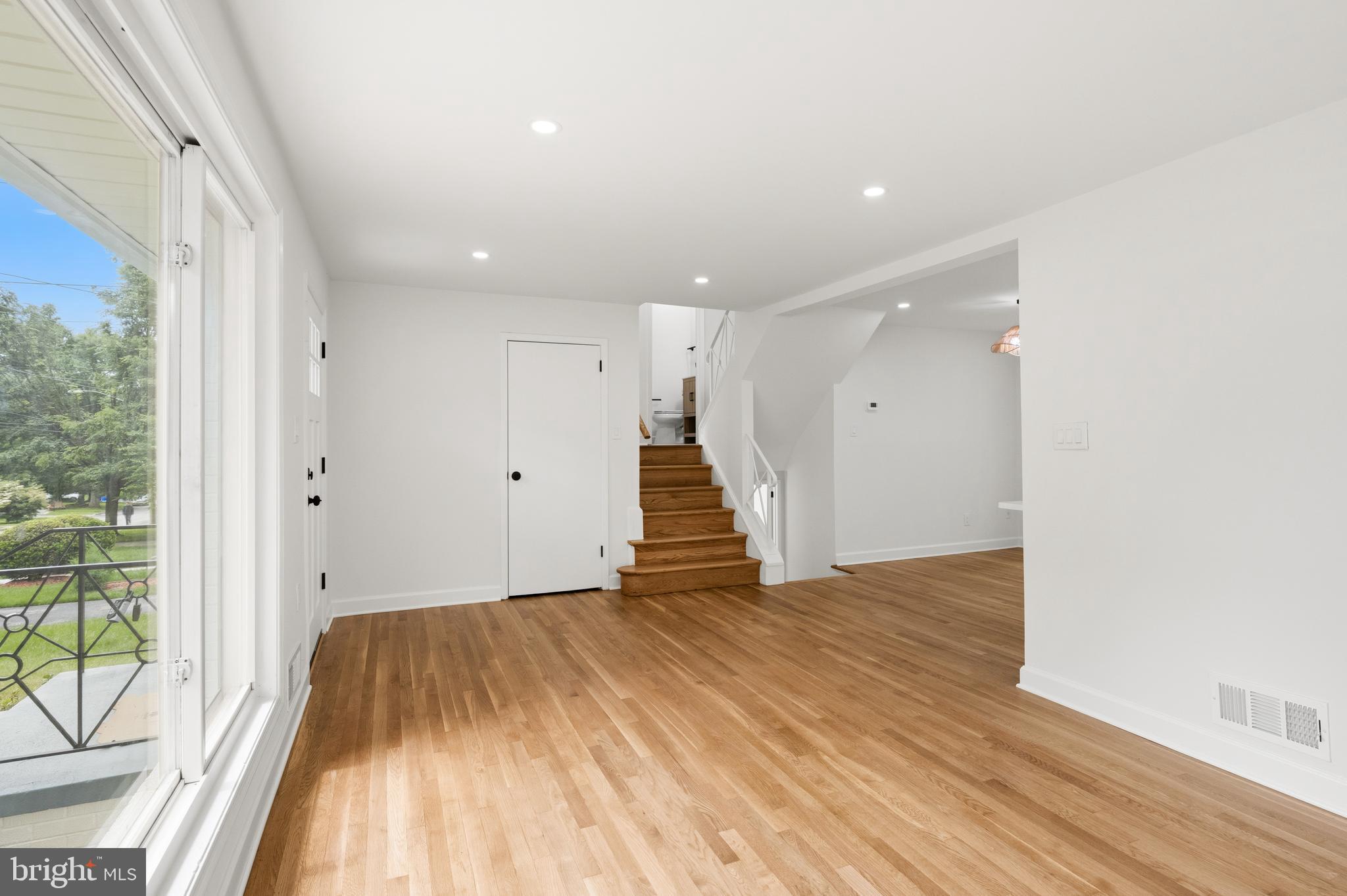 9912 Grayson Avenue Silver Spring, MD 20901 - Photo 4 of 25
