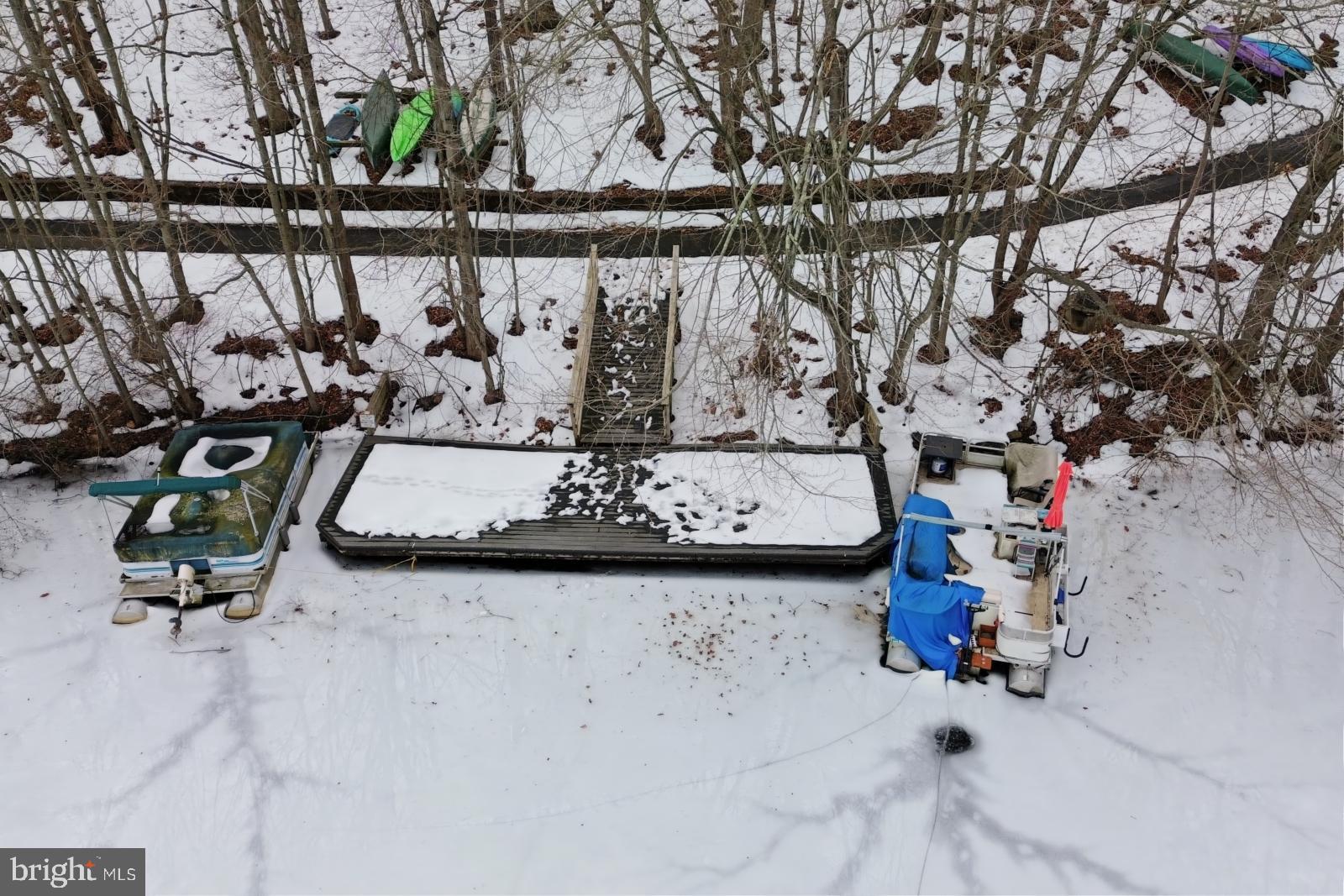 11117 Little Compton Drive Reston, VA 20191 - Photo 50 of 58 Moor your canoe and kayak at cluster dock