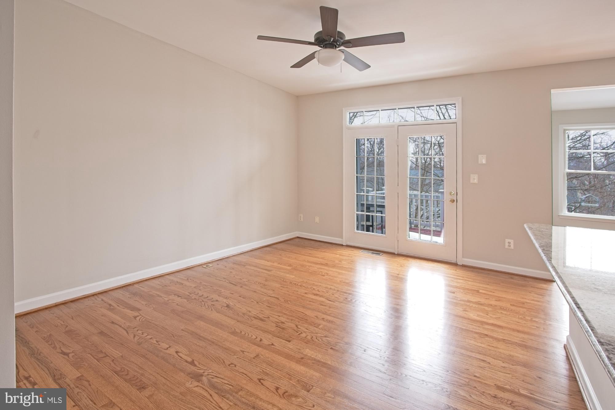 11117 Little Compton Drive Reston, VA 20191 - Photo 10 of 58 Spacious family room adjoins kitchen