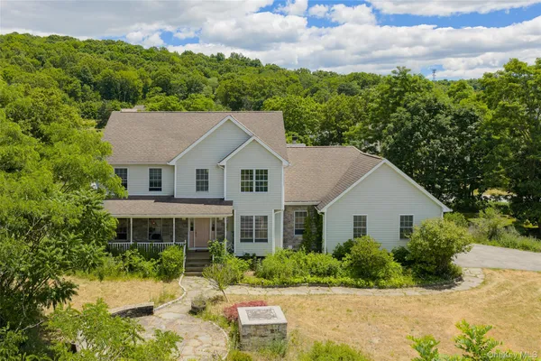 $619,000 | 31 Hartstone Drive, Poughkeepsie, NY 12603