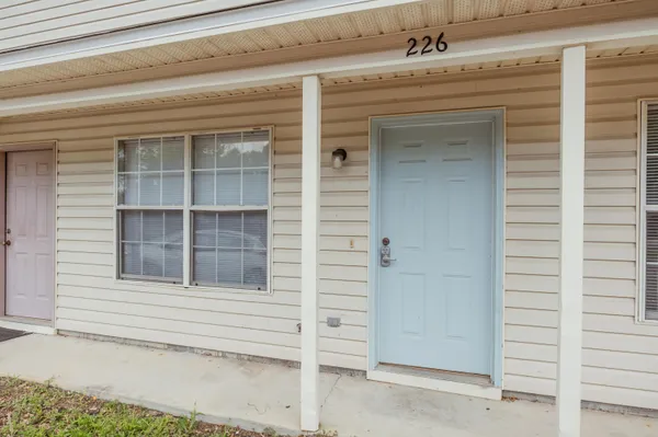 $1,325 | 226 Runnymeade Drive, Crestview, FL 32539