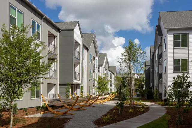 $1,633 | 2403 Mall Drive, Unit A2, North Charleston, SC 29406