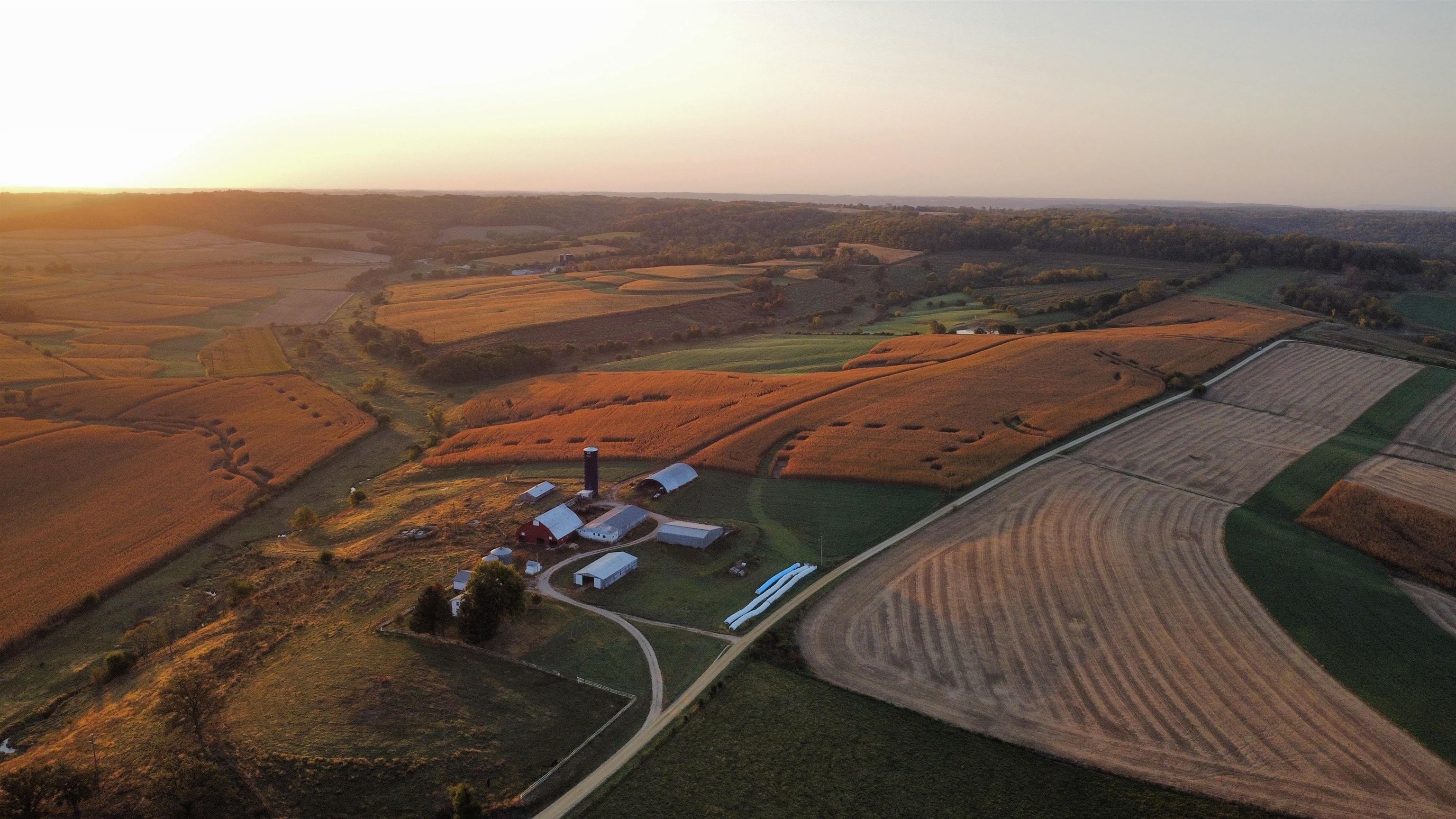 5201 South Burton Road Elizabeth, IL 61028 - Photo 1 of 93
