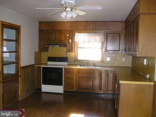 919 Edgewood Road Riegelsville, PA 18077 - Photo 3 of 6