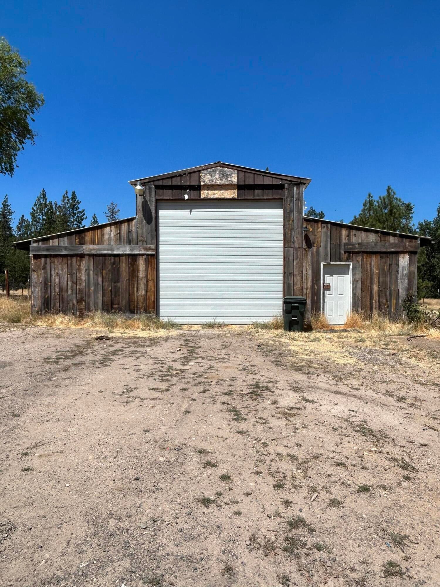 5845 Rhodes Lane Eagle Point, OR 97524 - Photo 3 of 19 Rhodes9