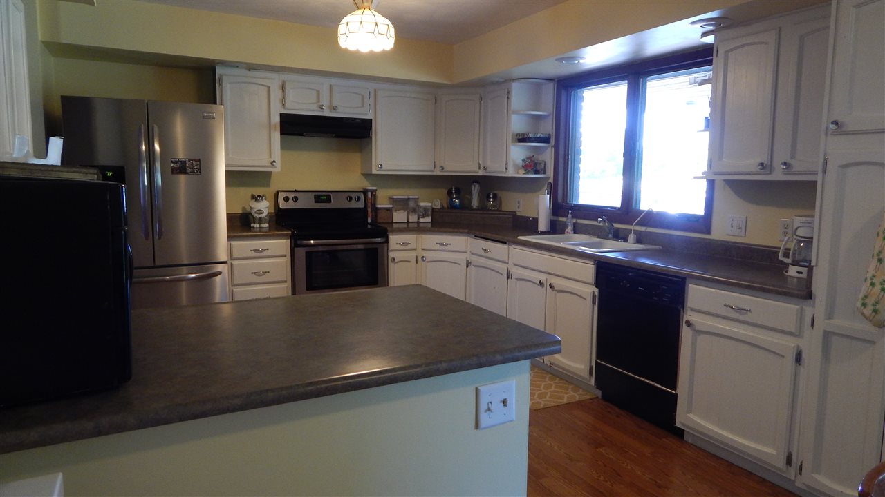 8316 149th Street West Taylor Ridge, IL 61284 - Photo 3 of 23