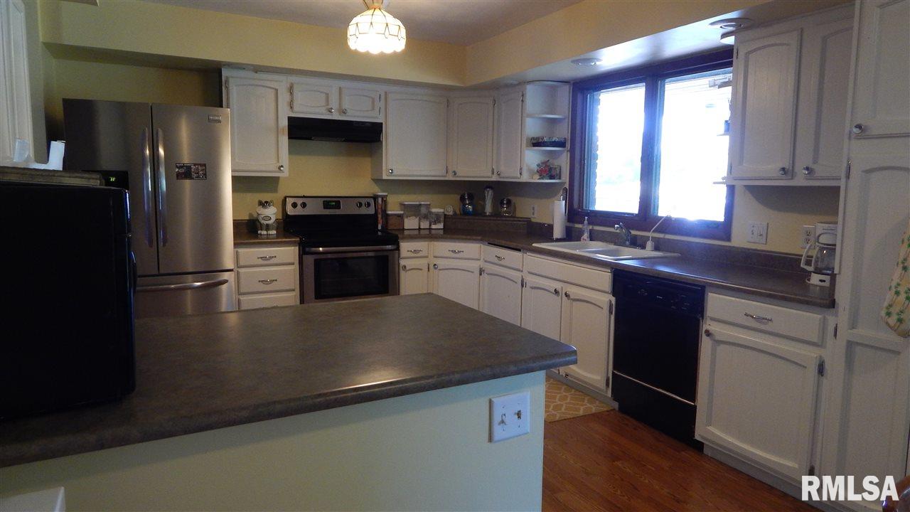8316 149th Street West Taylor Ridge, IL 61284 - Photo 7 of 23