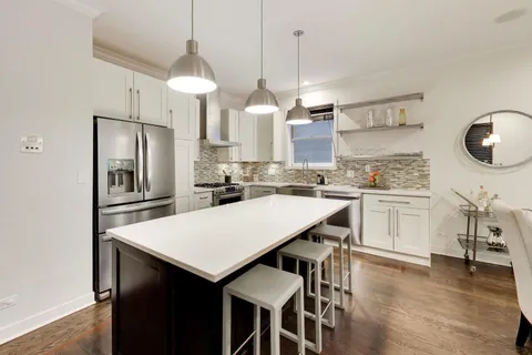 $825,000 | 1019 North Honore Street, Unit 1, Chicago, IL 60622