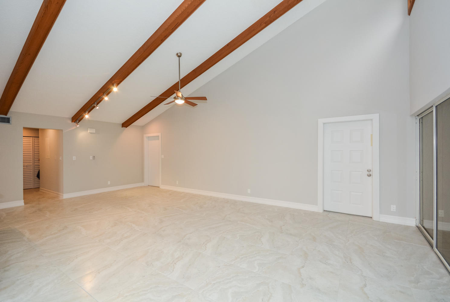 6125 Old Court Road, Unit 234 Boca Raton, FL 33433 - Photo 5 of 35 6125 Old Court Rd Boca Raton-large-033-0