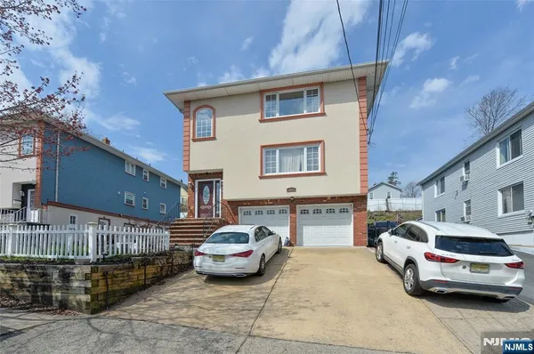 $2,995 | 100 Eastern Way, Rutherford, NJ 07070