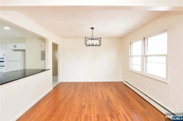 $2,995 | 100 Eastern Way, Rutherford, NJ 07070