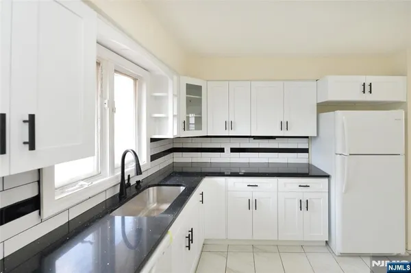 $2,995 | 100 Eastern Way, Rutherford, NJ 07070